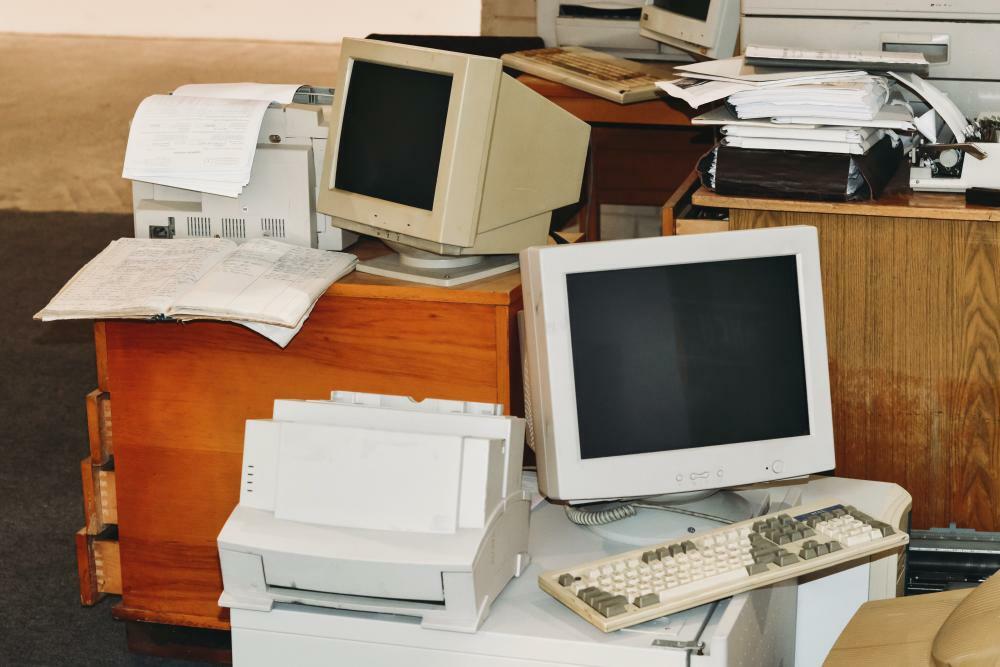 Old And Obsolete Computers Ready To Recycling Depo 2022 11 11 10 07 26 Utc 